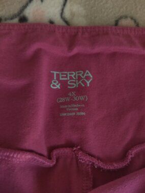womans pink pants